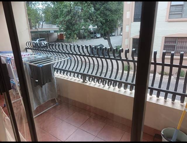 2 BEDROOM PROPERTY TO RENT IN NIEUW MUCKLENEUK